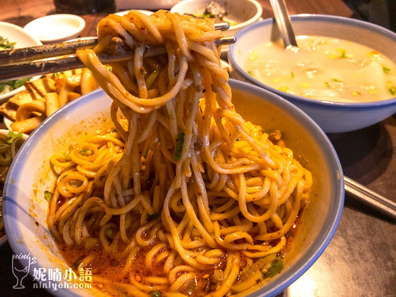 【台北遼寧夜市】蘭芳麵食館。人潮擠爆瘋排這碗正宗重慶小麵 【台北遼寧夜市】蘭芳麵食館。人潮擠爆瘋排這碗正宗重慶小麵