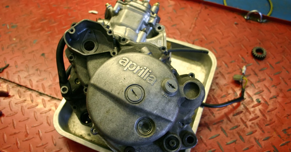 APRILIA RS 125 : APRILIA RS125 ENGINE REBUILD STEP BY STEP PICTURES PT1