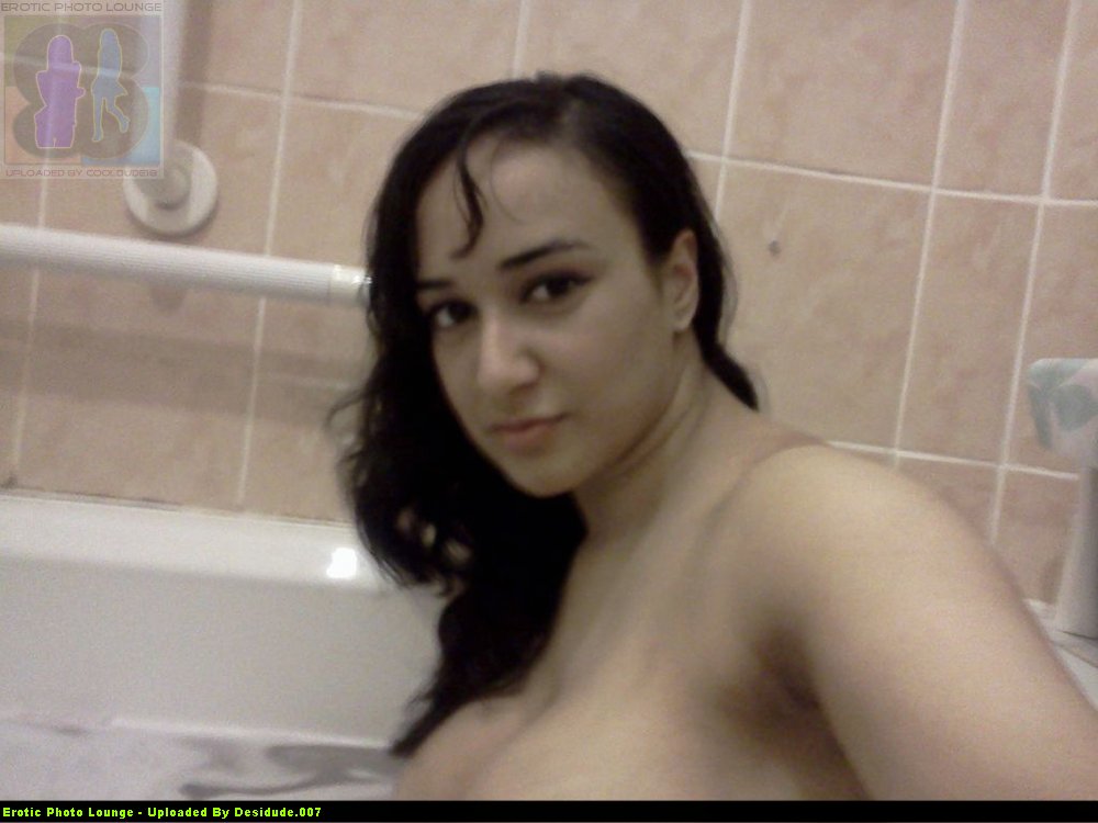 Chubby Naked Leaked - Chubby, but Beautiful Pakistani girl's huge boobs flashing ...