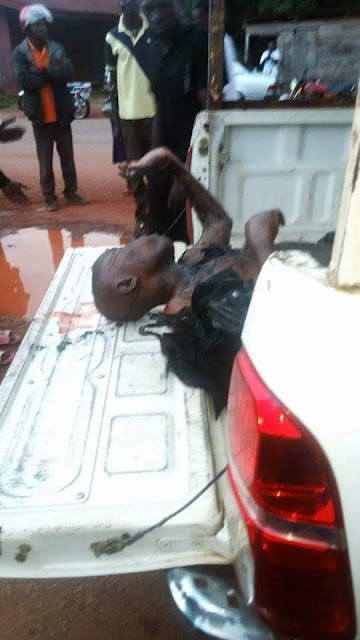 Graphic Photos: Four policemen shot by gunmen?and burnt beyond recognition at a checkpoint in Edo State