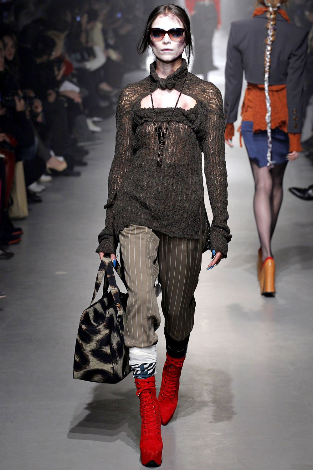 MIKE KAGEE FASHION BLOG : VIVIENNE WESTWOOD FALL/WINTER COLLECTION PARIE