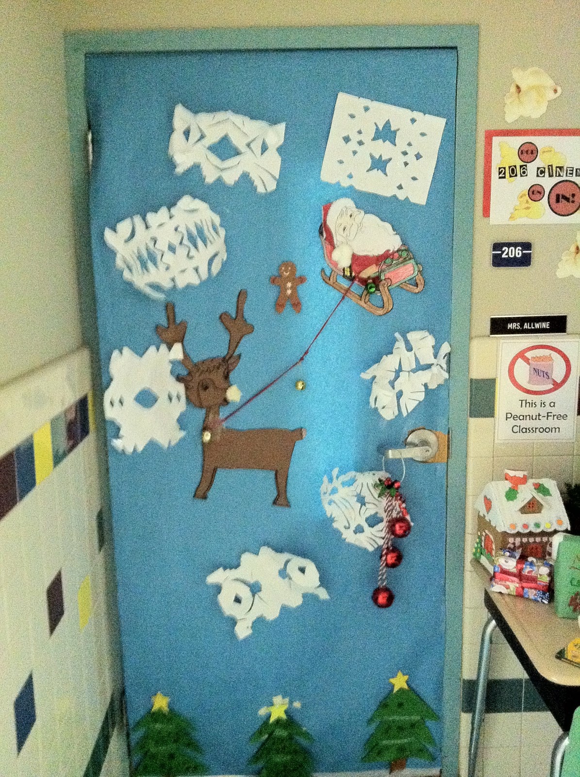 Mr. First Grade: Christmas Door Contest