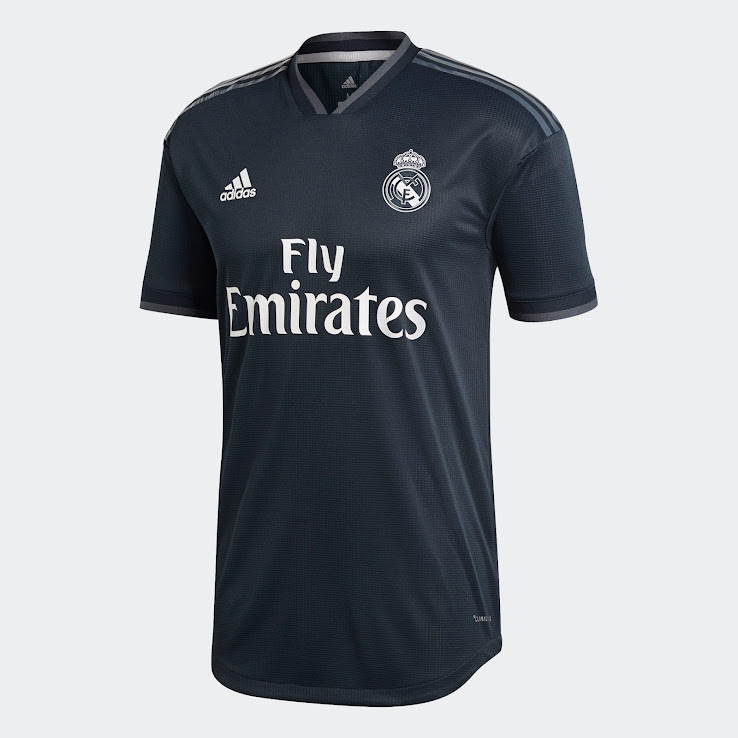 https://4.bp.blogspot.com/-SdQPsJYThPw/Ww0VE6TTUnI/AAAAAAABk28/yb16NRCCXGI3sgJzEse2Geb1-H_1lB5tQCLcBGAs/s738/adidas-real-madrid-18-19-kits%2B%25288%2529.jpg