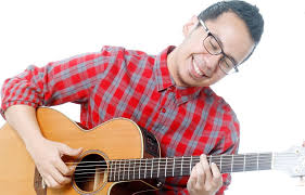 Kunci Gitar + Lirik Lagu Adera - Dengarkan Hatiku