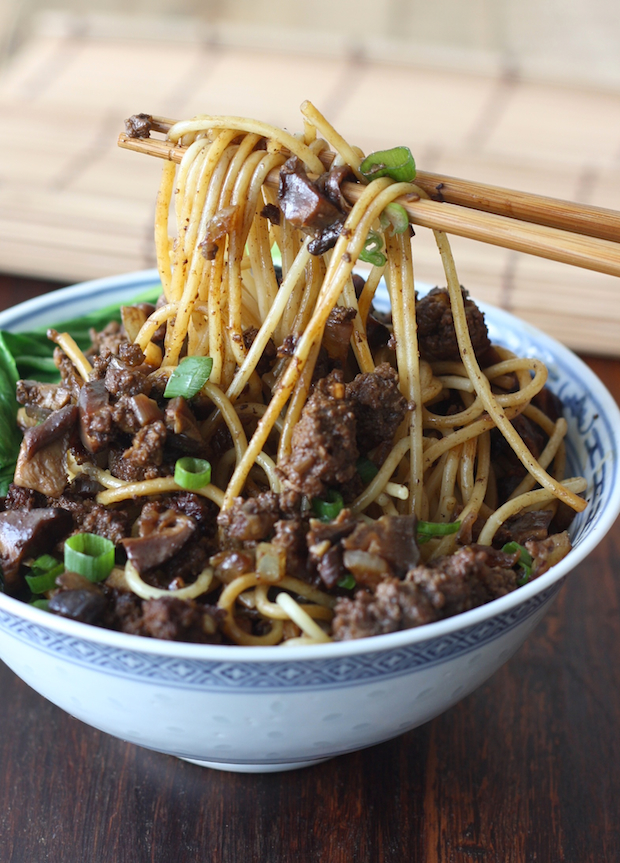 Taiwanese Minced Meat Noodles by SeasonWithSpice.com