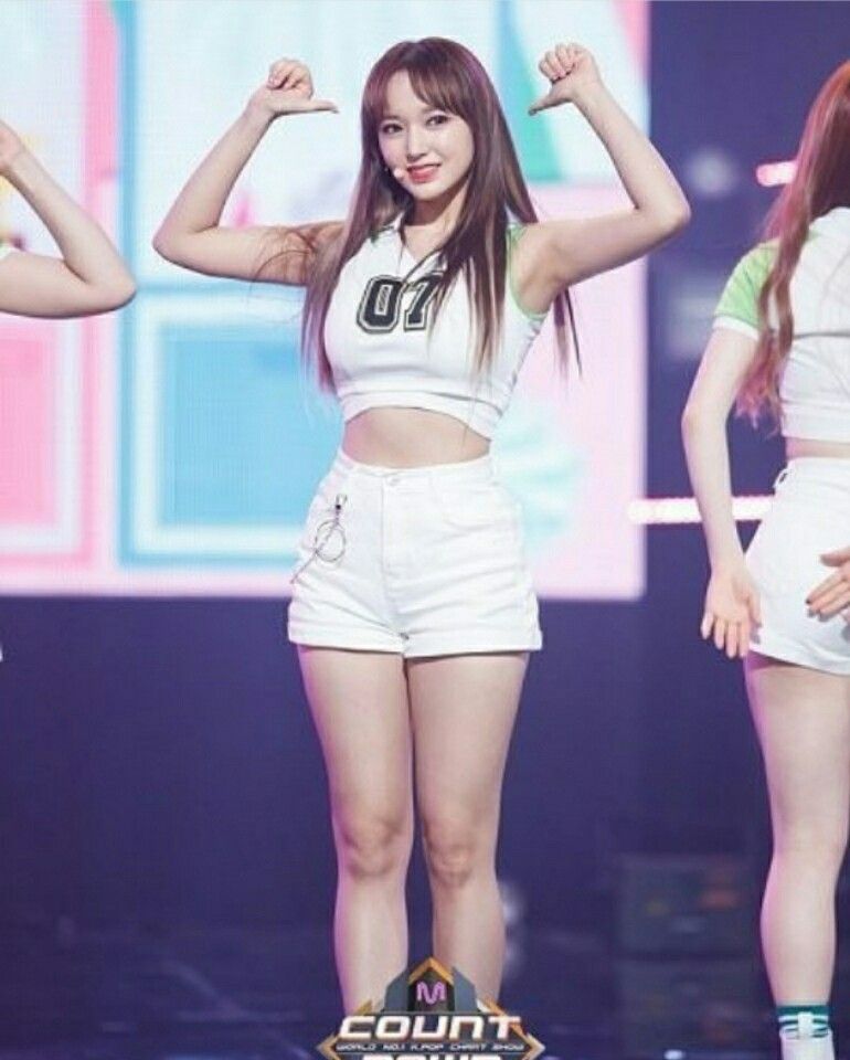 Netizens all praise Cheng Xiao for having such a healthy figure and think s...