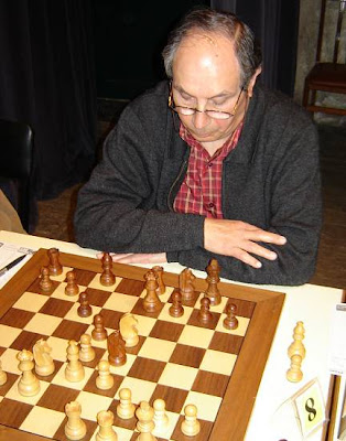 Joan Bautista Sanchez jugando ajedrez