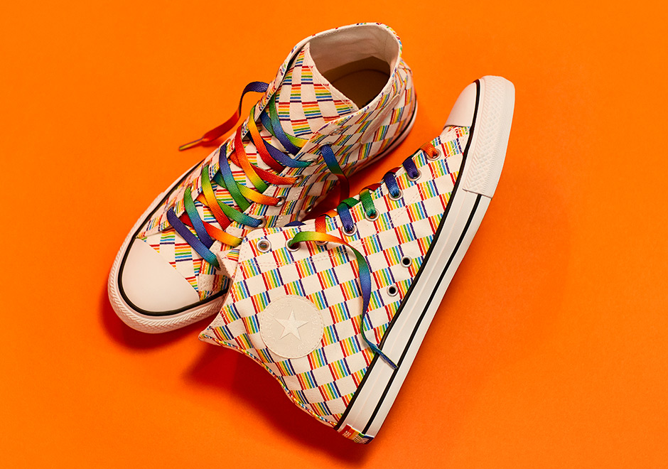 Nike e Converse lançam coleção em apoio ao mês do orgulho LGBT Nike e Converse lançam coleção em apoio ao mês do orgulho LGBT