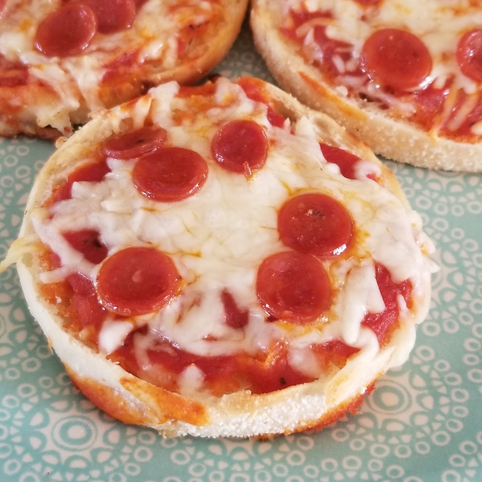 Once Daily DIY Mini English Muffin Pizza
