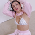 Charli XCX e a festa de Halloween mais trash do ano no clipe de “After The Afterparty”