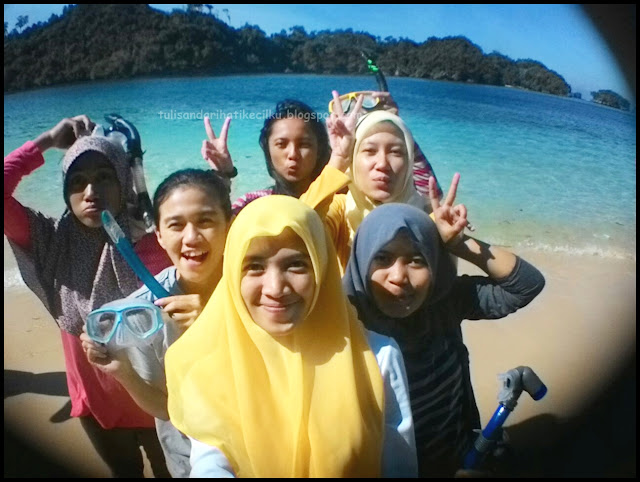 liburan di pantai 3 warna