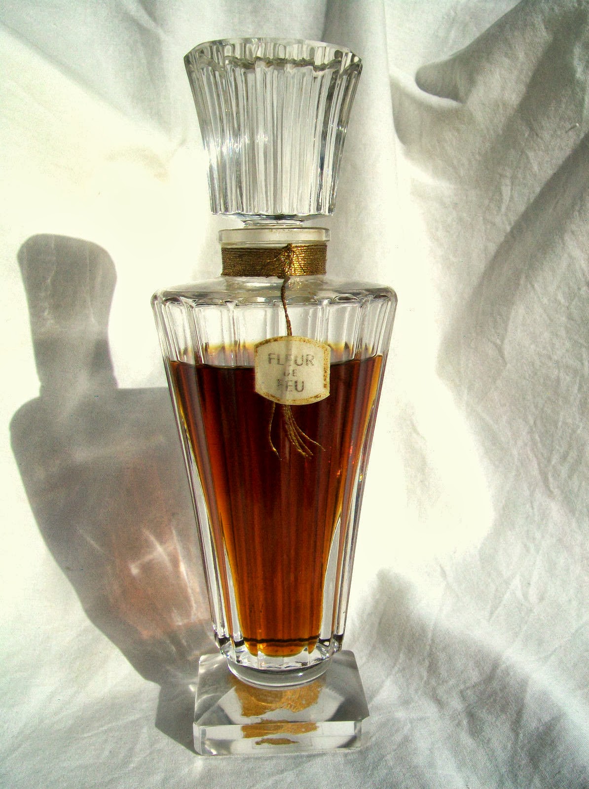 Guerlain Perfumes:  Find! Fleur de Feu in Gratte Ciel Flacon