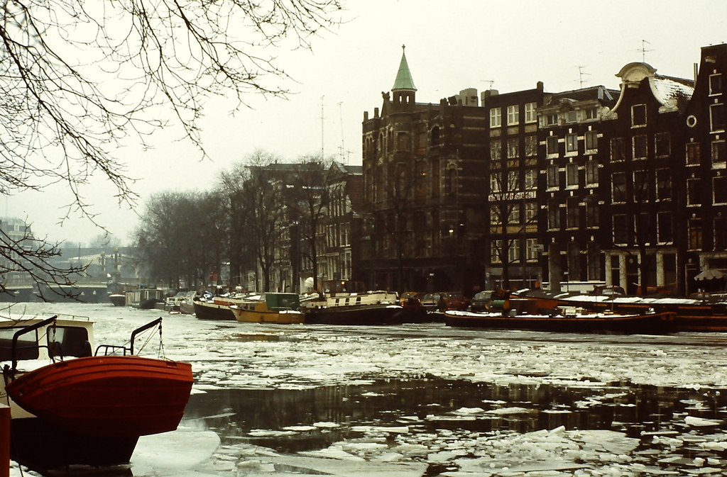 45 Wonderful Color Photos Capture Everyday Life of Amsterdam in the