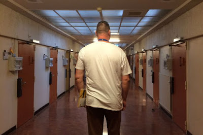 Netherlands: Fewer than 10% then return to prison after their release. Netherlands: Fewer than 10% then return to prison after their release.