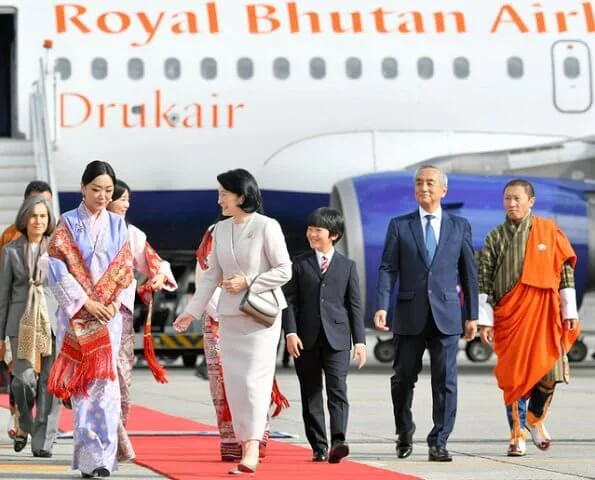 Crown Prince Akishino, Crown Princess Kiko, Prince Hisahito, King Jigme Khesar Namgyel and Queen Jetsun Pema