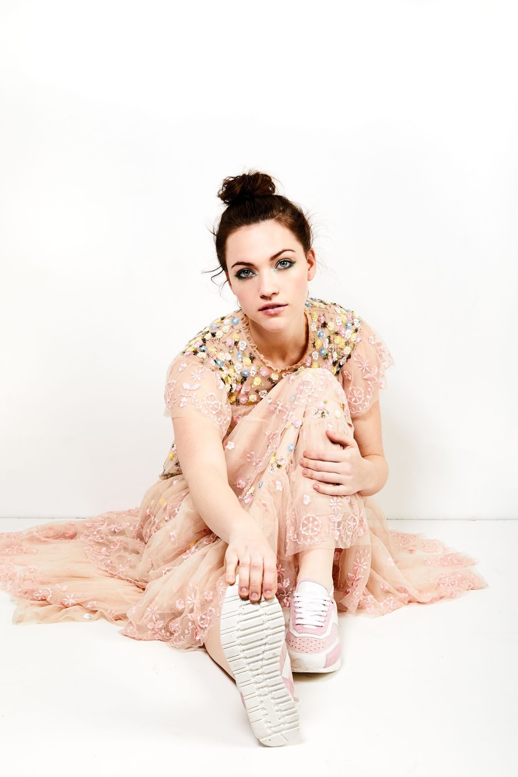 Starlet Arcade: Hot Violett Beane