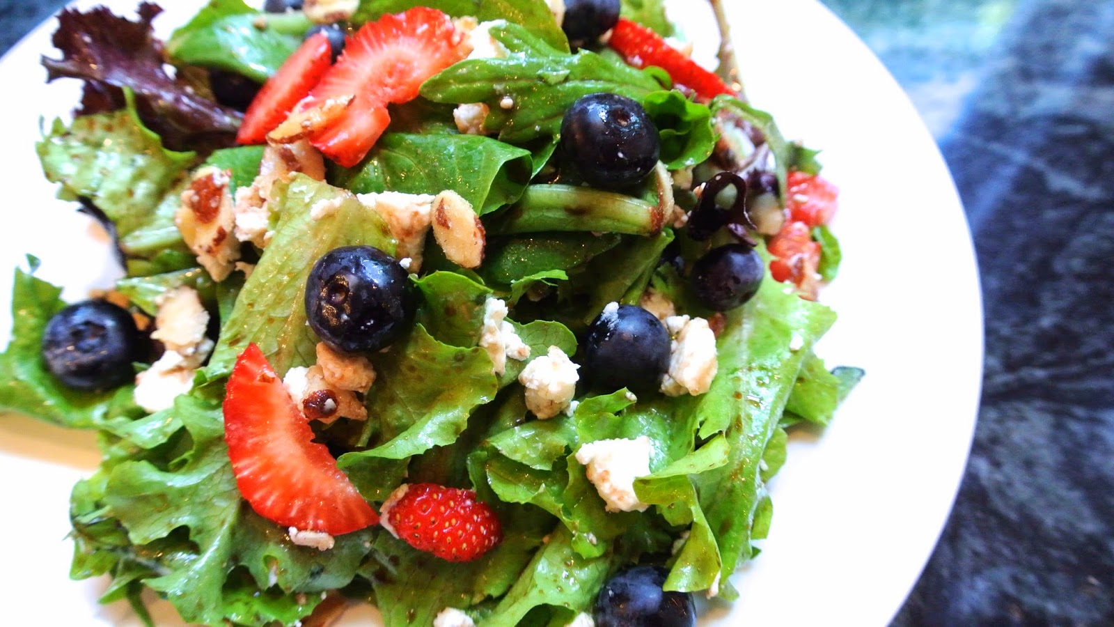 A Sue Chef Mesclun Salad with Homemade Honey Roasted Almonds and Maple