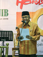 Biografi Taufiq Ismail - Sastrawan Angkatan 66 Taufiq Ismail