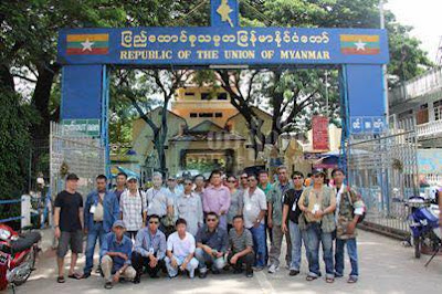 ညီေစာလြင္ – “ဆယ္လမြန္ ငါးတို႔ အျပန္”