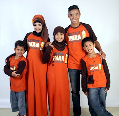 Baju Kaos Muslim Sarimbit Keluarga Modern Baju Kaos Muslim Sarimbit Keluarga Modern