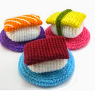 http://translate.google.es/translate?hl=es&sl=en&tl=es&u=http%3A%2F%2Fcraftbits.com%2Fproject%2Famigurumi-sushi-train-toy%2F