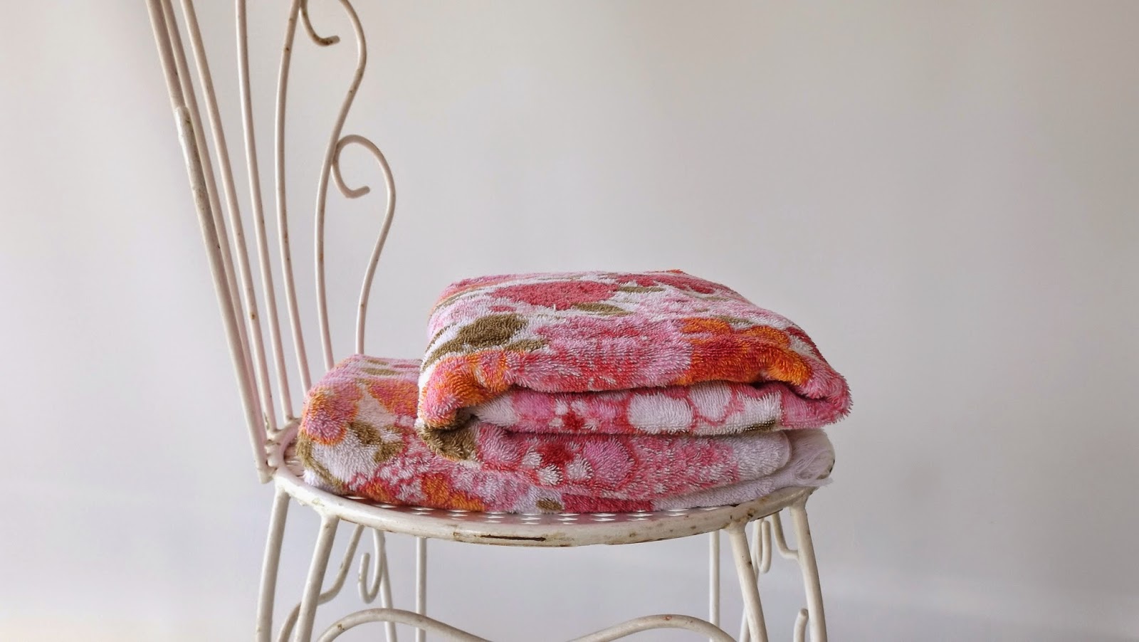 Still Stunning Vintage Resale Vintage Cannon Bath Towels/ Pink Towels/ Terry Cloth/ Pink