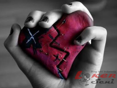 Cuma Dia Di Hatiku Cerpen Sedih Lokerseni