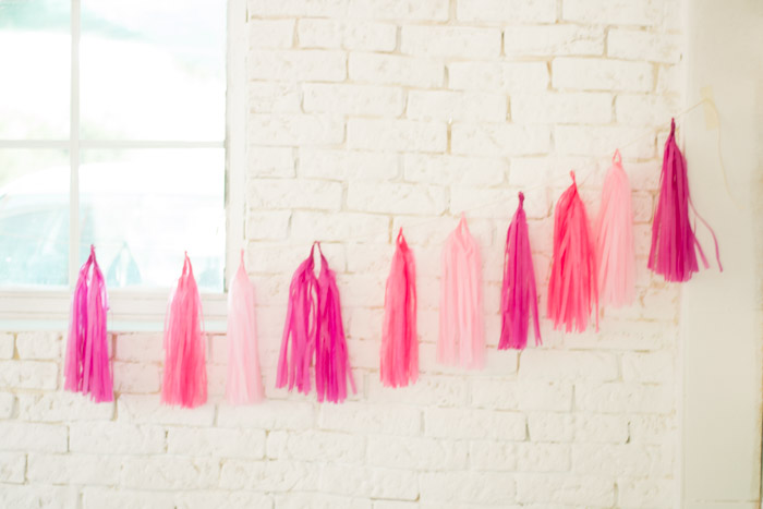 Guirnalda borlas papel de seda diy