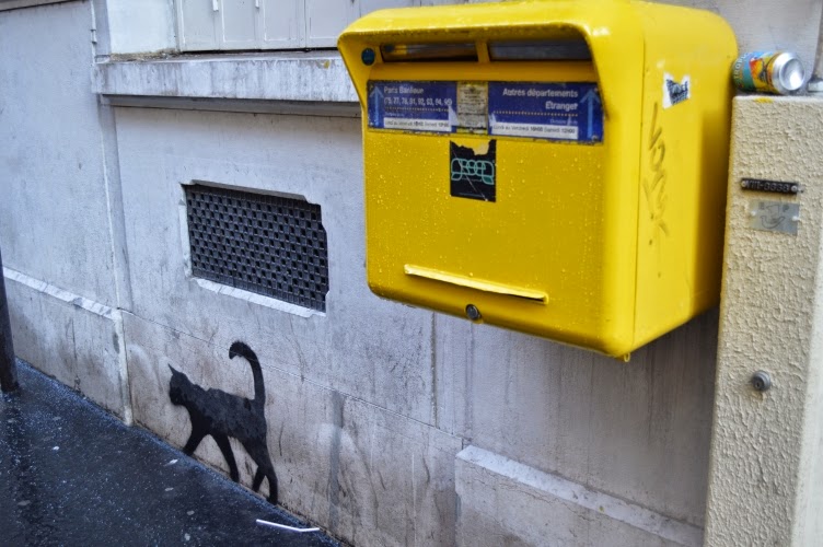 grafitti, post box, mailbox, Paris, cat, chat, yellow
