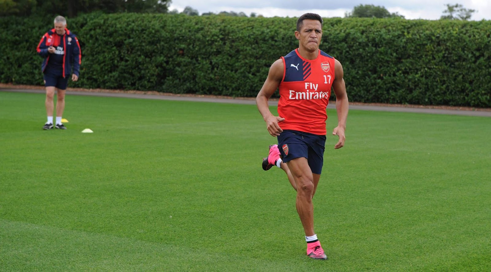 alexis sanchez cleats