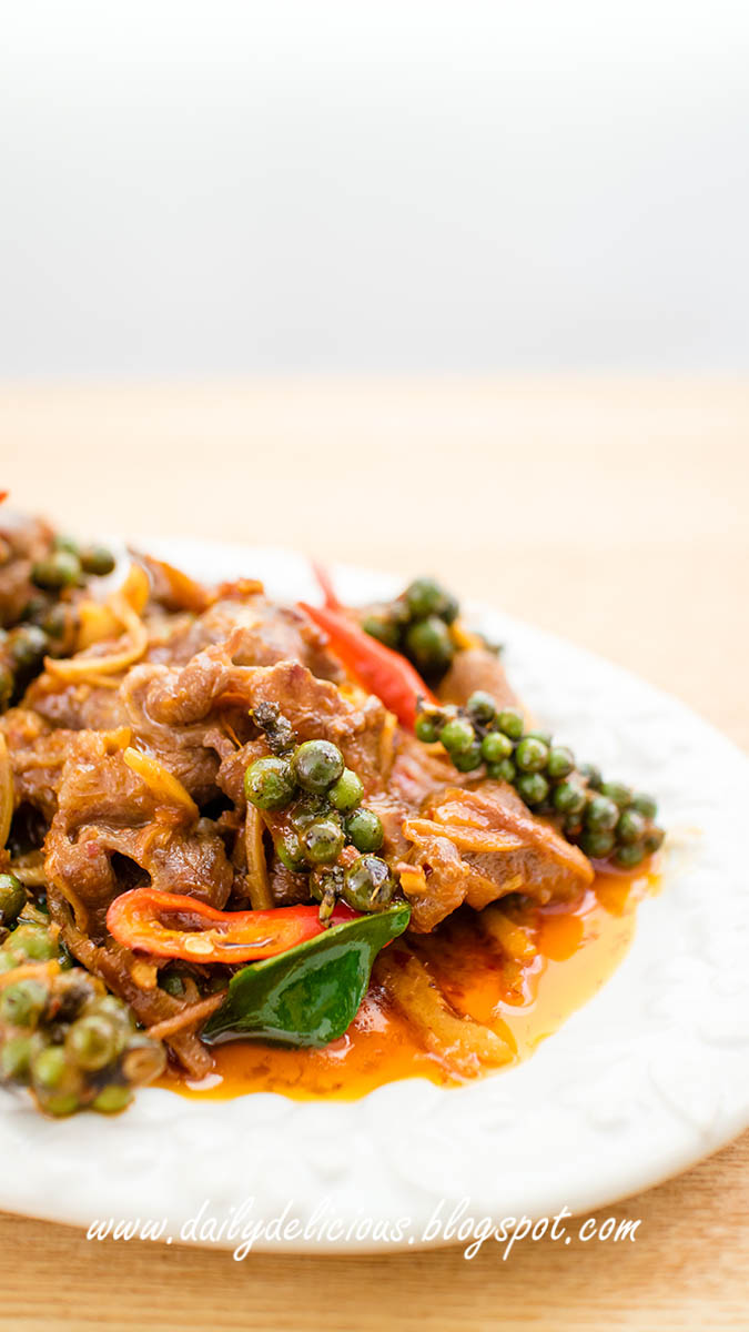 dailydelicious StirFried Red Curry Paste with Beef (Phat Phet Neua)