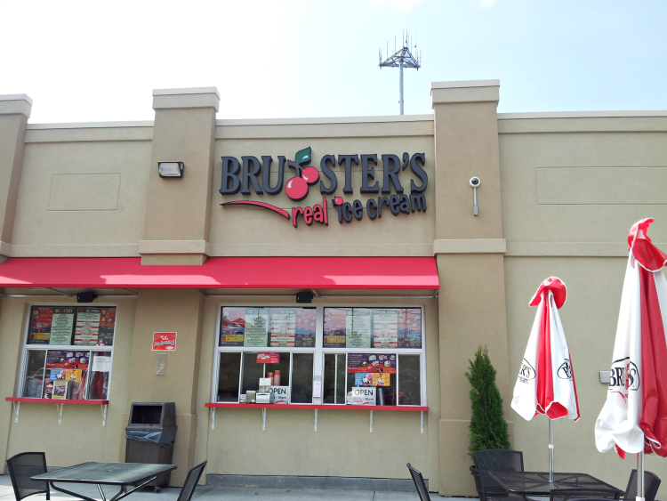 SteakNPotatoesKindaGurl Restaurant Review Bruster's in Western Hills