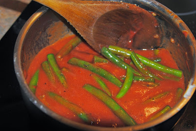 green beans, green beans tomato sauce