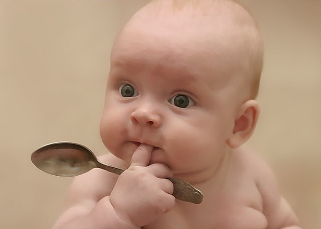 صور طفل حديث ولاده مضحك