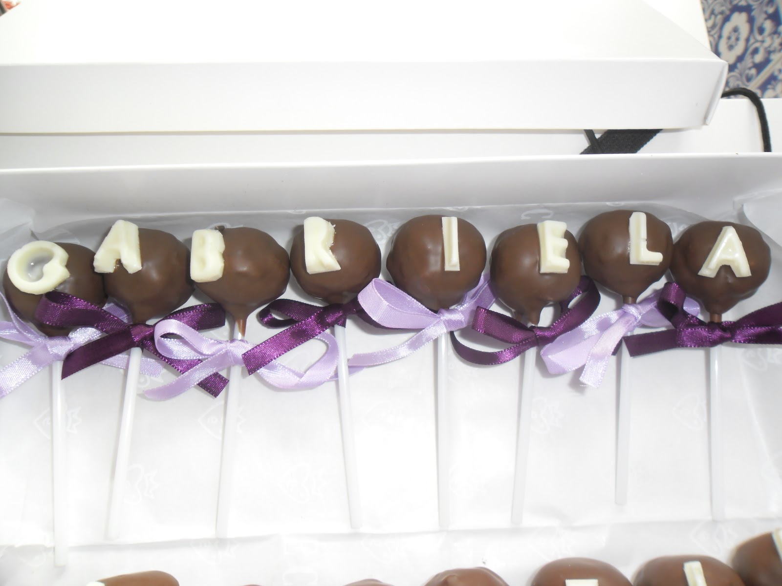 Dois Brigadeiros: NOVIDADE: CAKE POP!