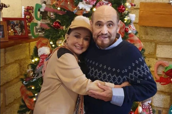 El tierno beso de ‘La Chilindrina’ y 'El Señor Barriga’ El tierno beso de ‘La Chilindrina’ y 'El Señor Barriga’