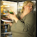 Assalto noturno à geladeira: gula ou doença?