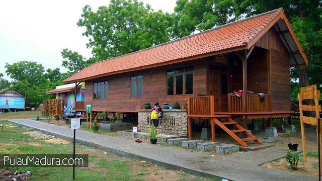 Rumah Panggung Hutan Mangrove Labuhan
