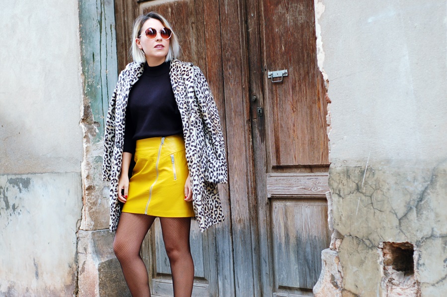 ruffles, volantes, yellow leather skirt, medias de rejilla littledreamsbyr leopard coat
