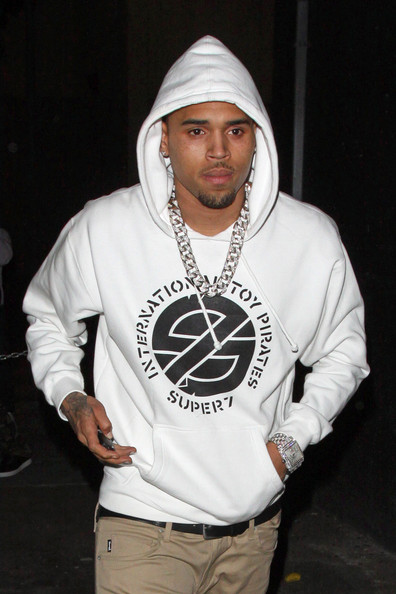 New Designer Mens Belt : Chris Brown wearing A Louis Vuitton belt