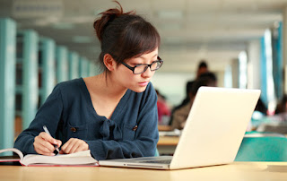 10 Tips to Succeed in an Online Course 10 Tips to Succeed in an Online Course