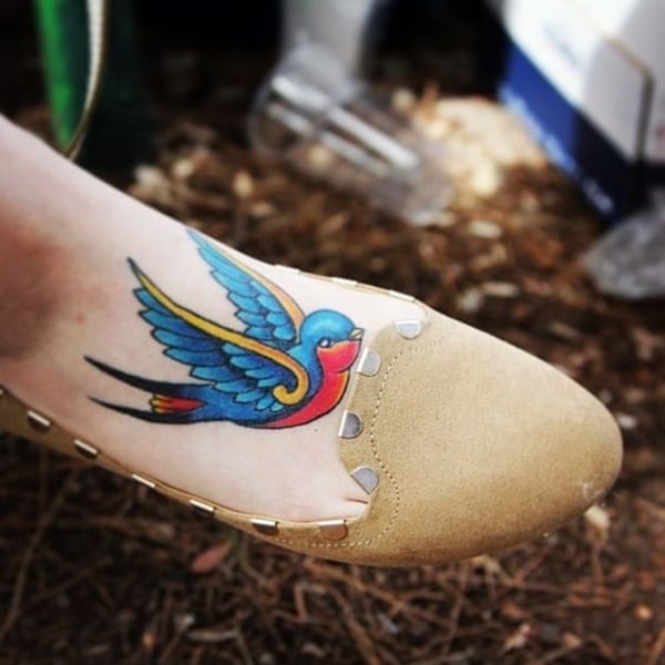 tatuagens de andorinhas para as mulheres tatuagens de andorinhas para as mulheres
