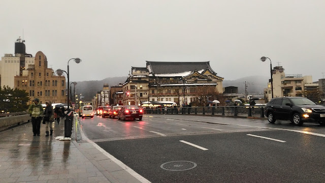 Puis comme les temples ferment à 17h, direction le quartier de Gion