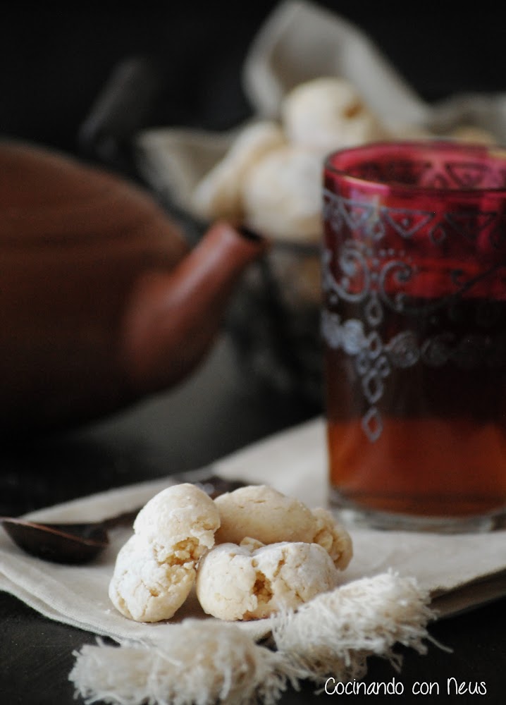 Galletas árabes con agua de azahar