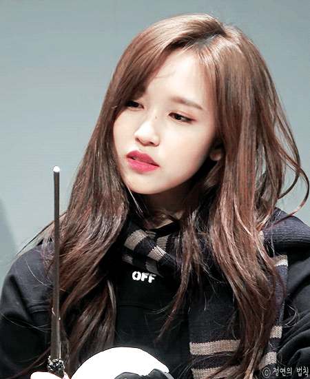 팬싸인회에서 유치원때 명찰보고 빵터지는 미나리 | 인스티즈