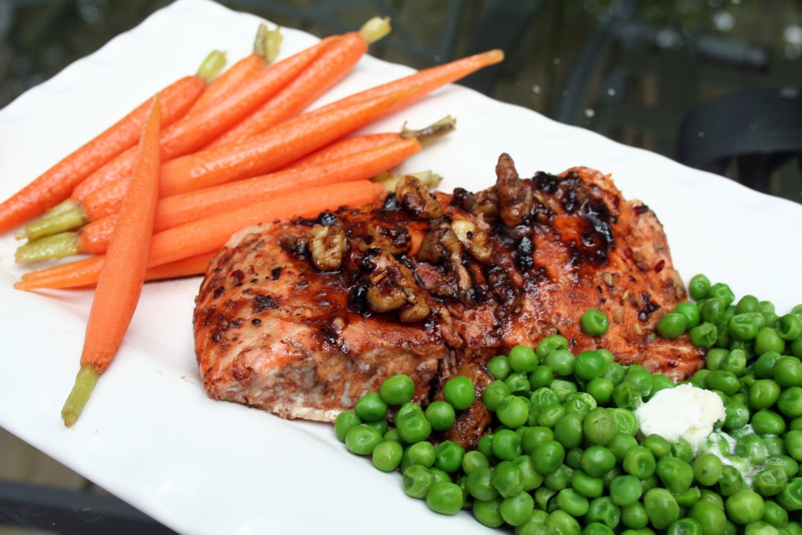 THE DAILY SUSE Coating Salmon Filets With A Maple Syrup, Balsamic