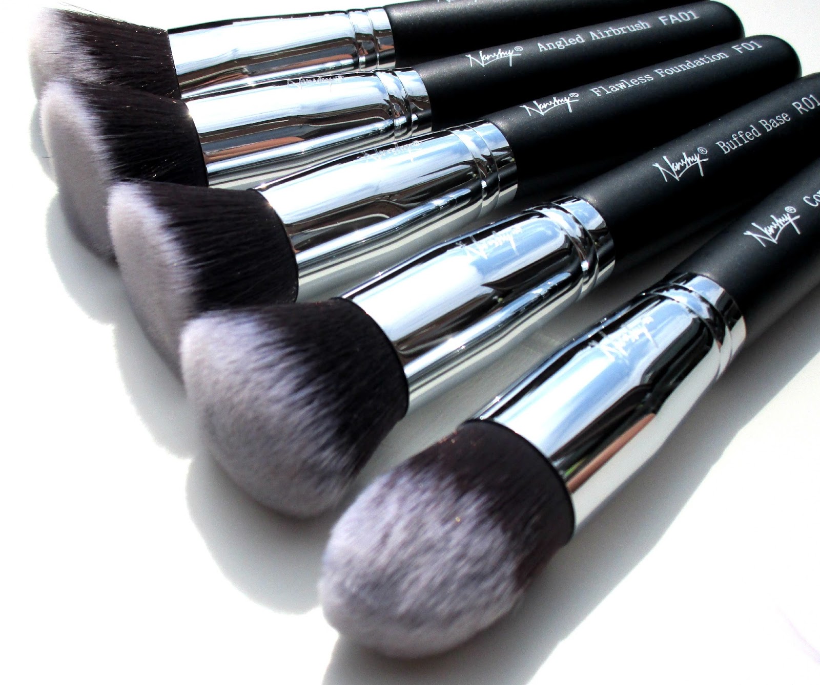 Nanshy 'Gobsmack Glamorous' Face Makeup Brush Set Review + GIVEAWAY!
