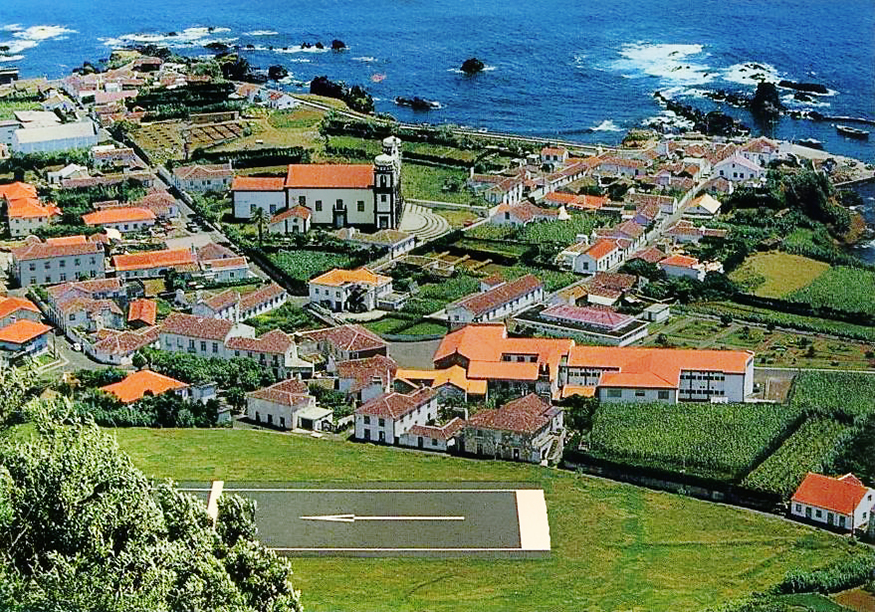 Retratos de Portugal Ilha das Flores Santa Cruz Vista Geral Retratos de Portugal Ilha das Flores Santa Cruz Vista Geral