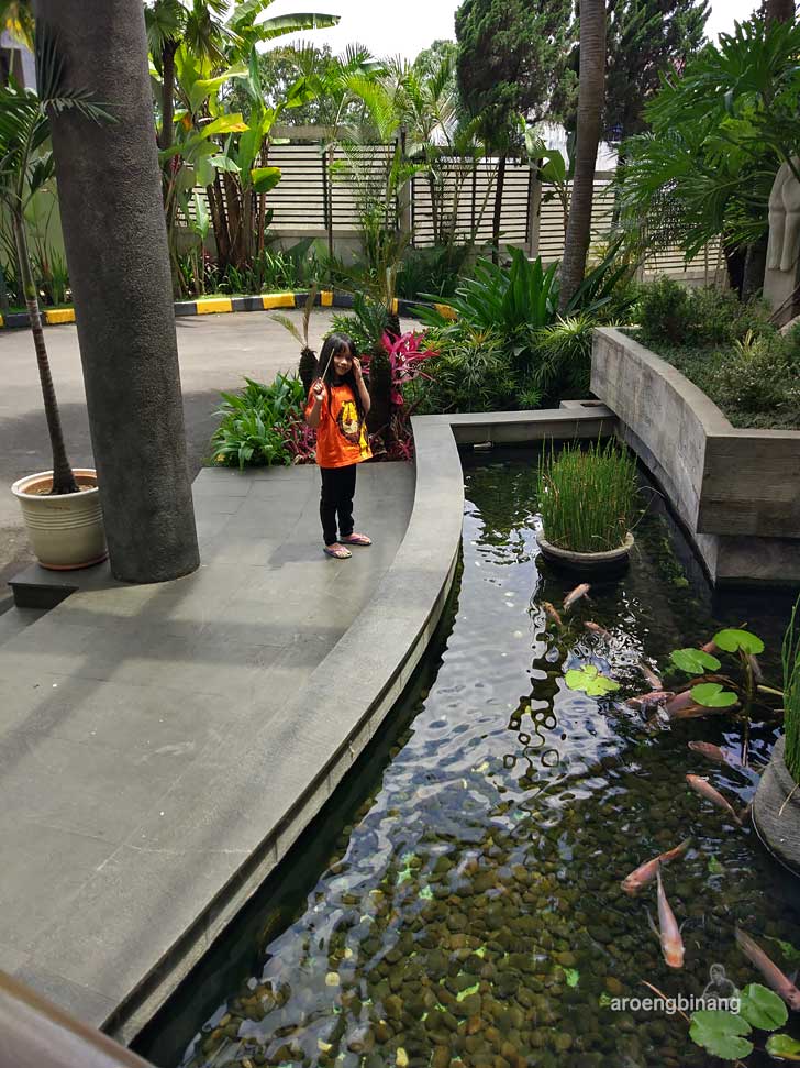 review hotel banana inn bandung