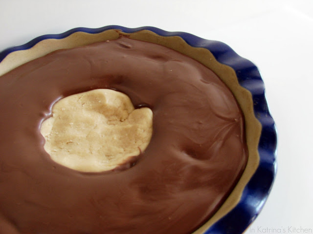 Peanut Butter Buckeye Pie from @KatrinasKitchen